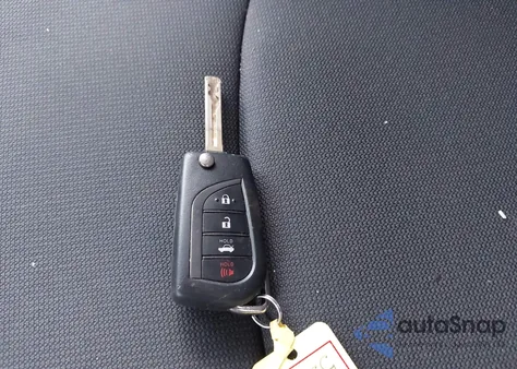 2021 Toyota Corolla Le z USA, uszkodzony, nr VIN 5YFEPMAE7MP174078